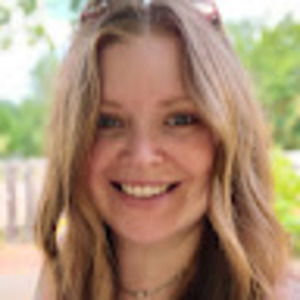 Meet your Posher, Stefani